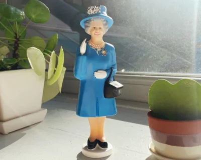 Figurine solaire Queen Elizabeth